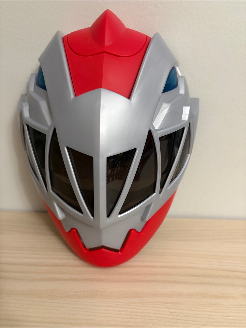Power Rangers Dino Fury Red Ranger Electronic light up Mask